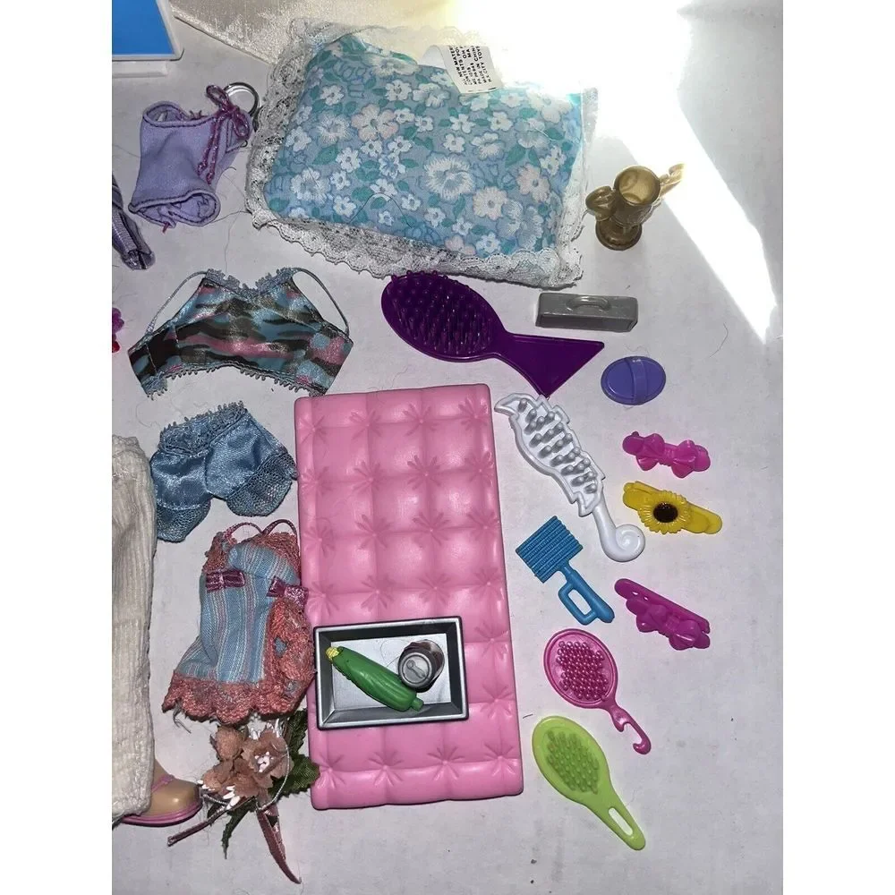 Vintage Bratz Doll Clothing Lot 2000s Variety 40+pcs